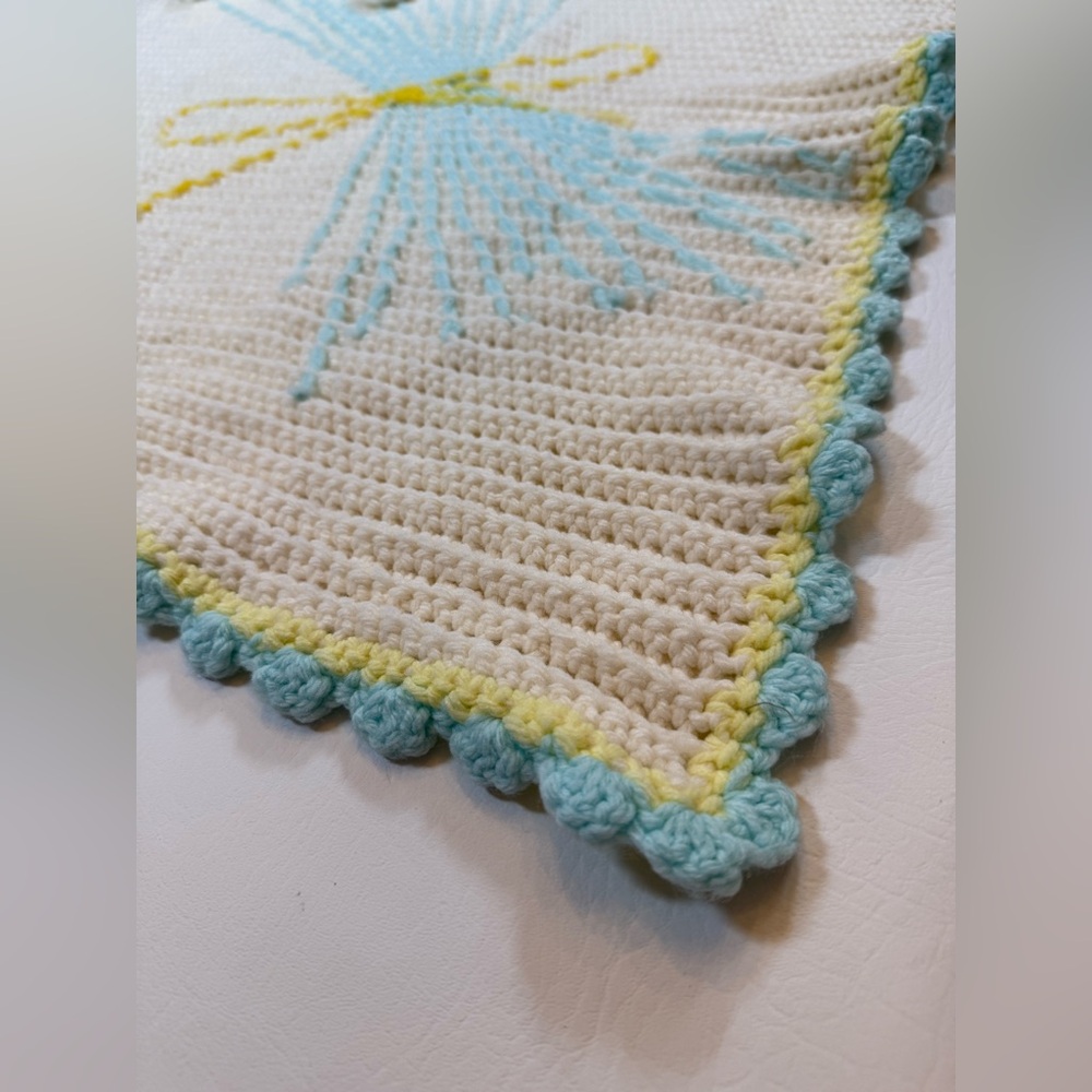Handmade 80’s baby blanket / tapestry raised crochet flowers blue yellow white - Picture 5 of 10